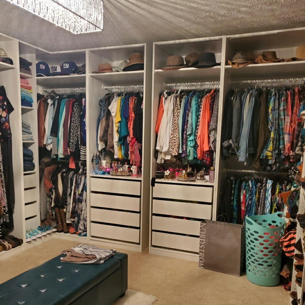 WELCOME to my closet!